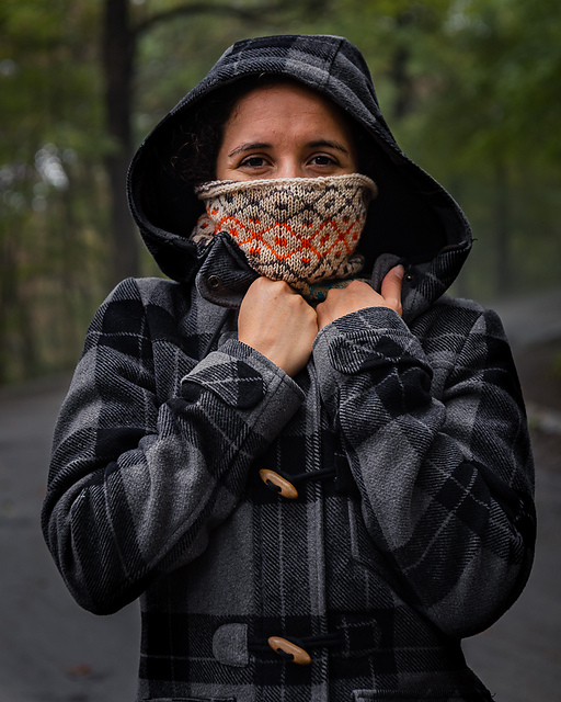 Criss Cross Cowl