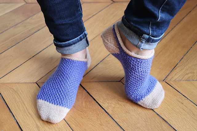 Simple textured ankle socks