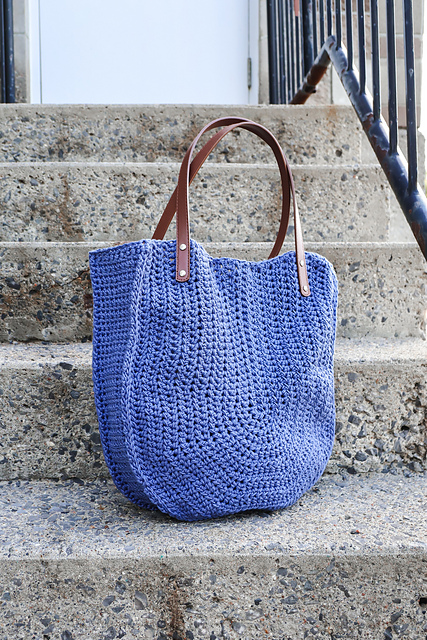 Ravelry: Horizon Tote pattern by Nathalie Bouffard