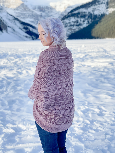 SOFT CABLE TILDEN KNIT TOP アメリ　アンサンブル Classic & cool. Link in bio to shop the Clementine SoftSpun Cable