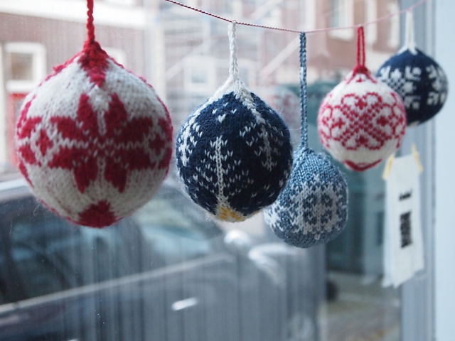 Advent Sunday christmas-balls