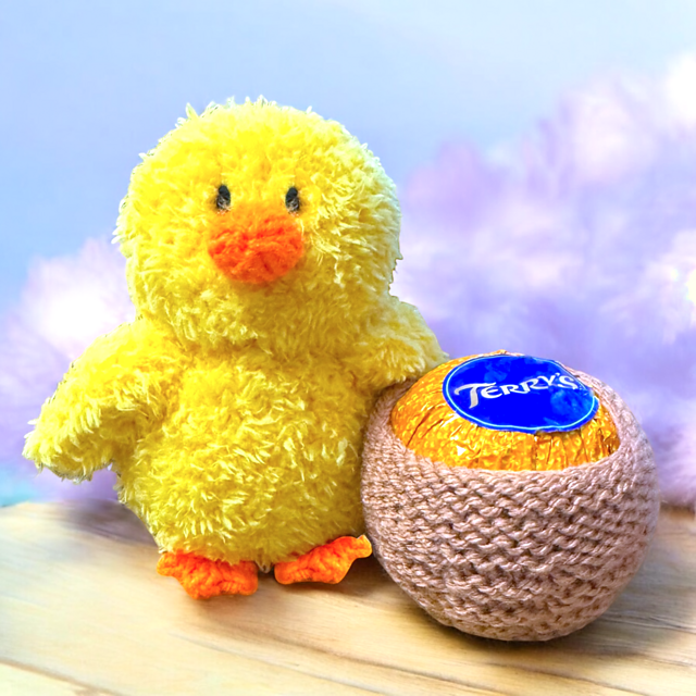 Easter Chick with Nest Sweet Chocolate Pot