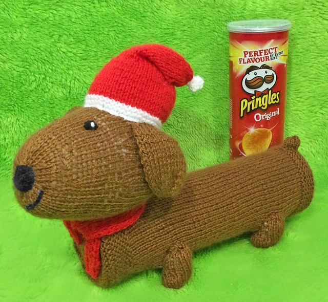 Christmas Sausage Dog Dachshund Pringle Cover