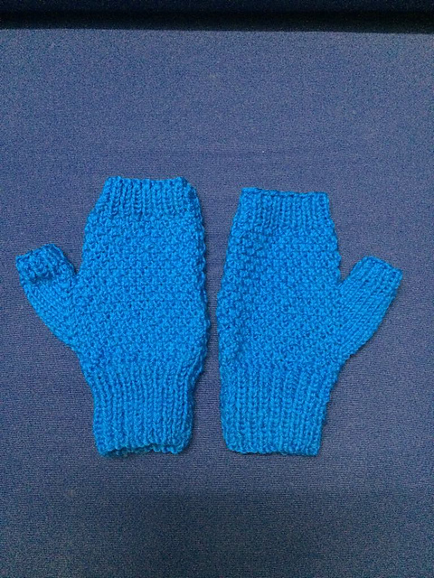 Moss Fingerless Mitts Knit Flat