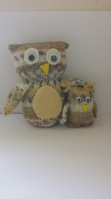 Owl and baby knitted toy