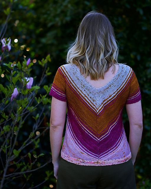 トップス ka na ta minna no knit / for back cutsaw Ravelry: V-Back Tee DK pattern by Jamie Hoffman