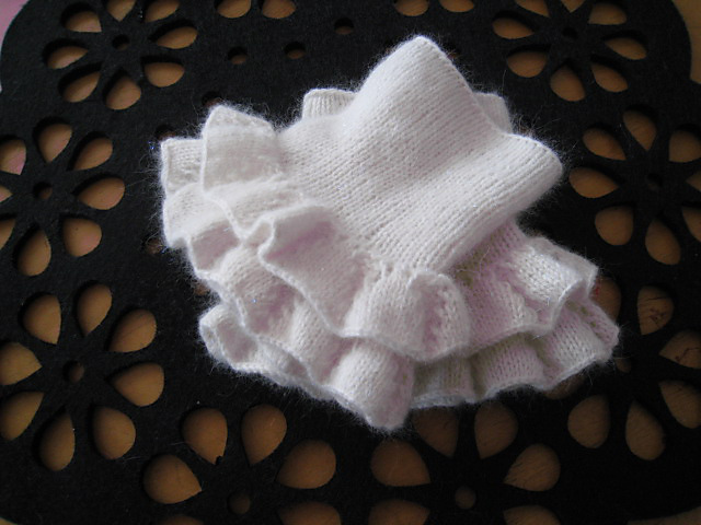 Frilly & Lacy Wrist Warmers