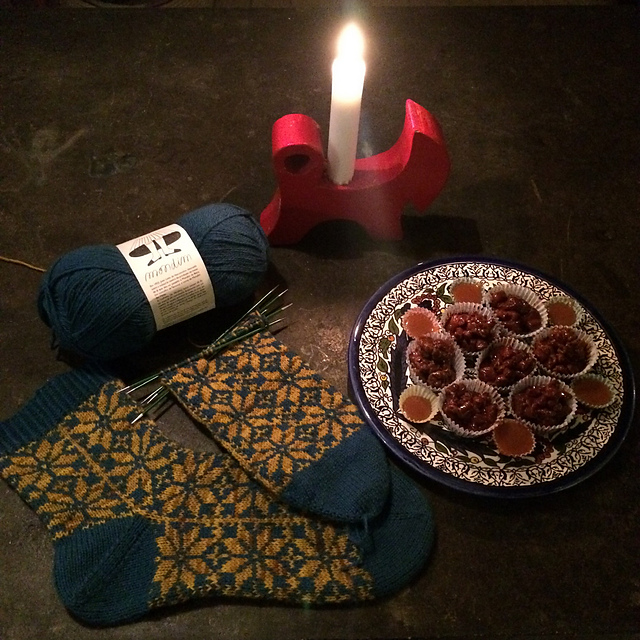 Poinsettia Socks