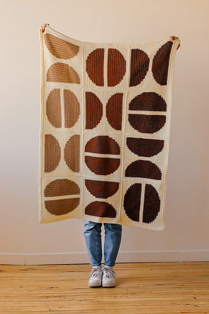 Curve Appeal Throw