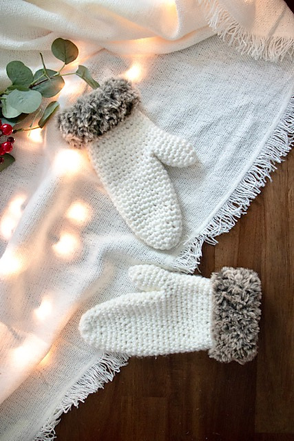 Sugarplum Mittens