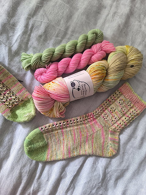 Kiss from a Rose Socks