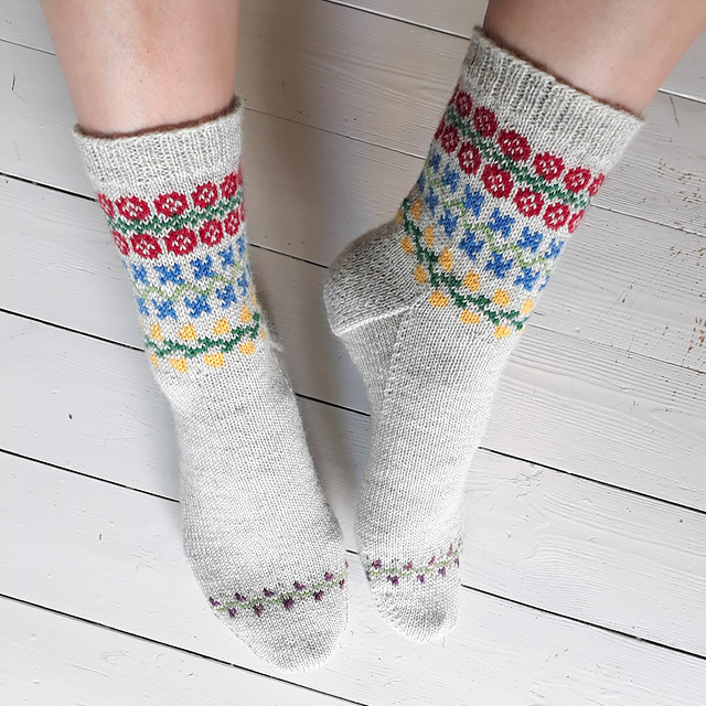 Blooming Vines Socks