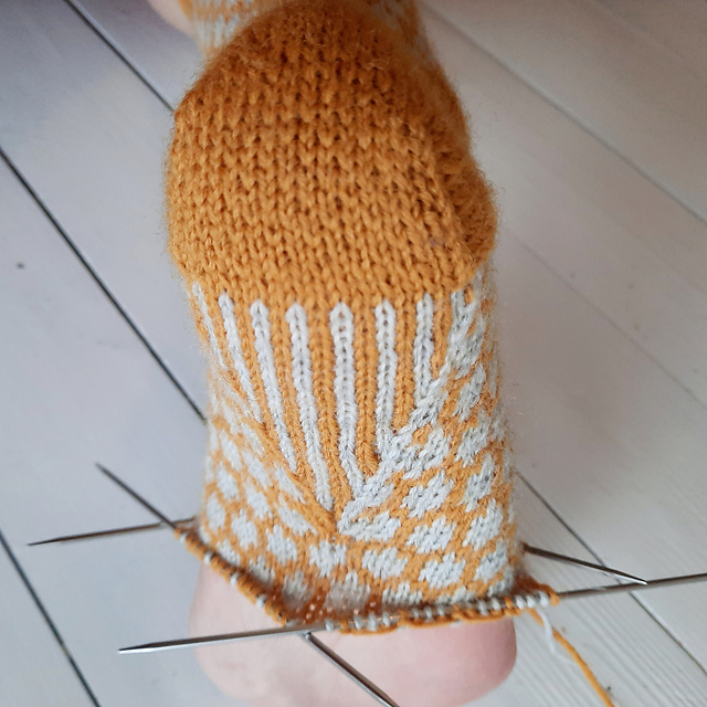Sole gusset guide