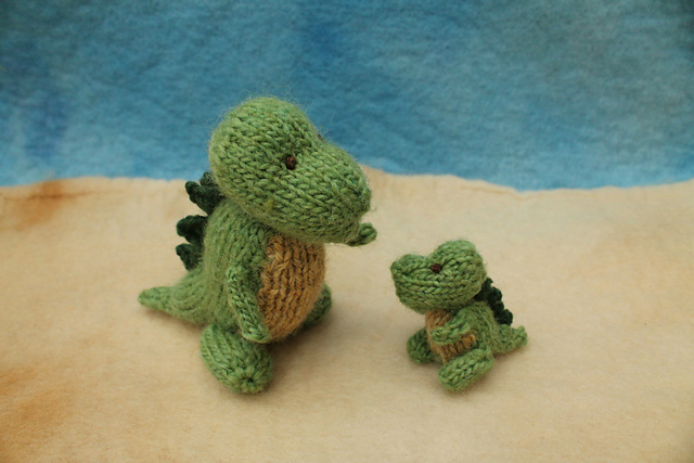 Mummy and baby dinosaurs