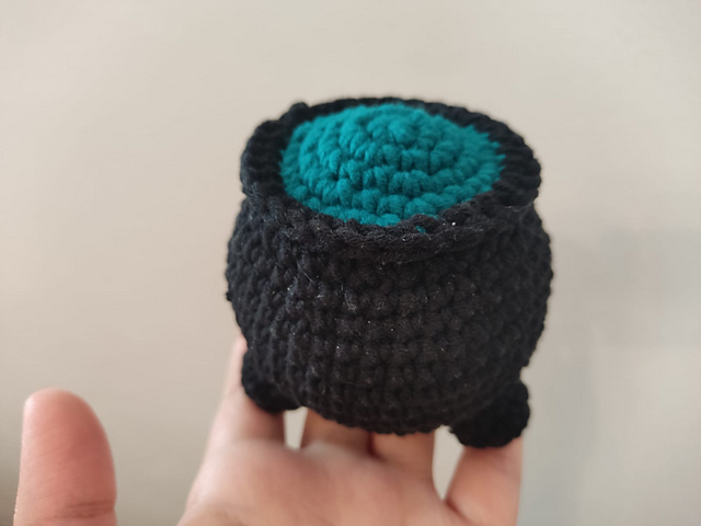 Sorcerer's Cauldron for potions