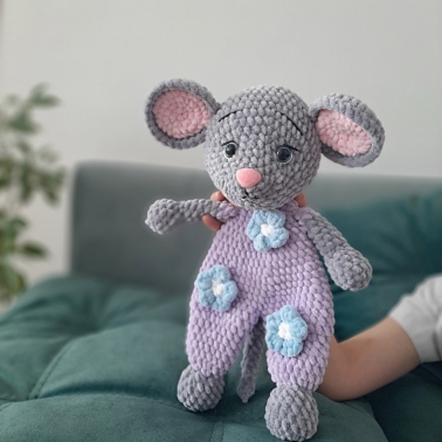 Snuggler mouse
