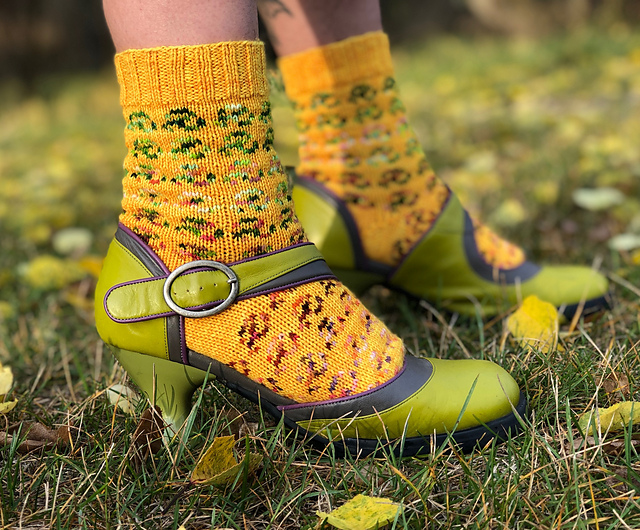 Triskele Socks