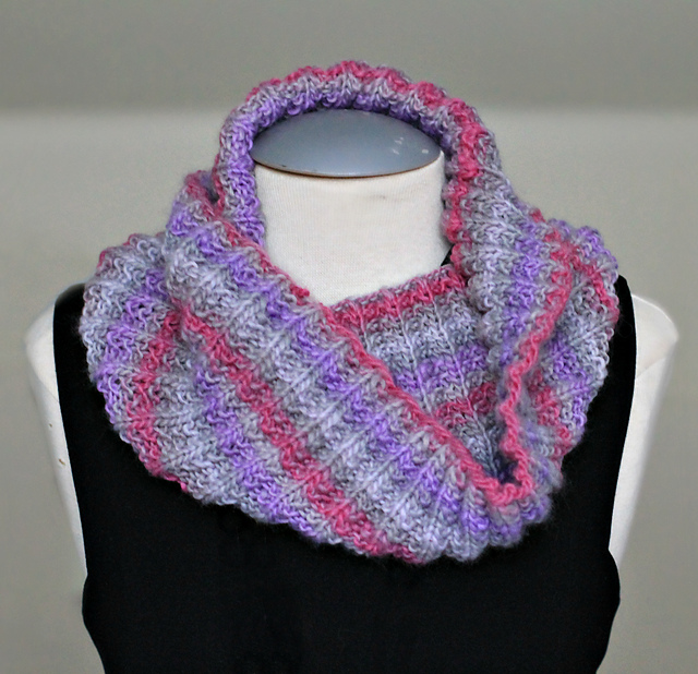 Squishy Ribbed Cowl