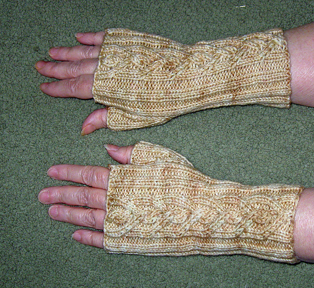 Framed Cable Fingerless Mitts