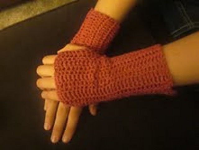 Side to side crochet fingerless mitts
