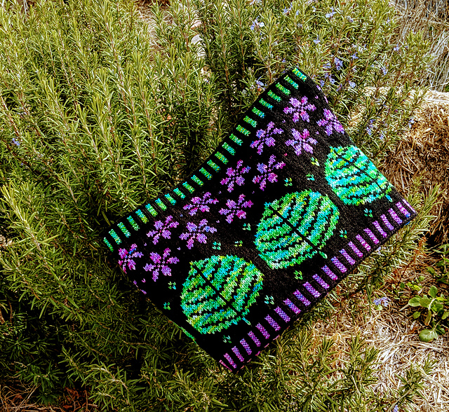 Early Spring Cowl