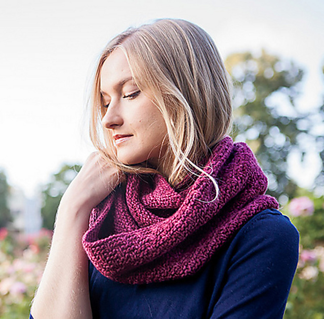 Broken Garter Cowl
