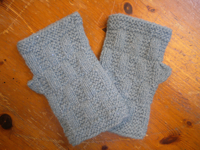 Rectangular Checks Mitts