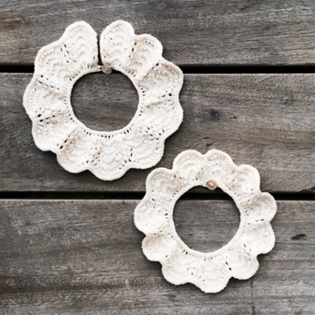 Lace collars