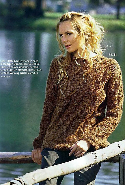 #32/11 Pullover with relief pattern