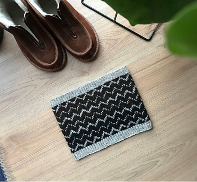 Zigzag cowl