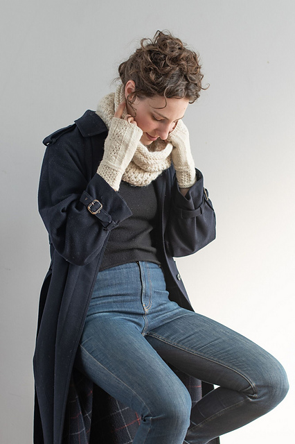 Cell Stitch Fingerless Gloves