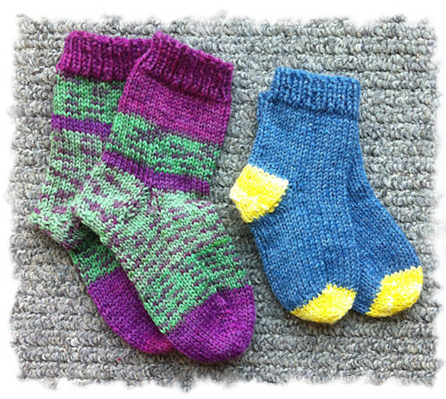 Simple Socks for Little Toes