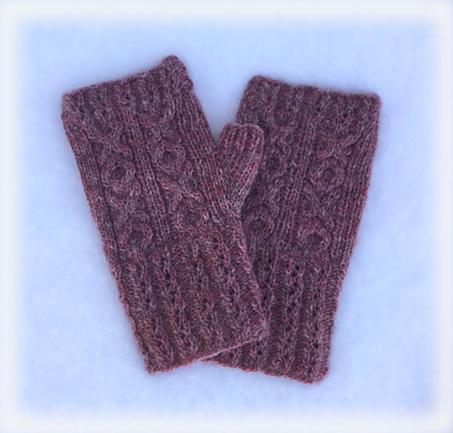 Hugs & Kisses Fingerless Mitts