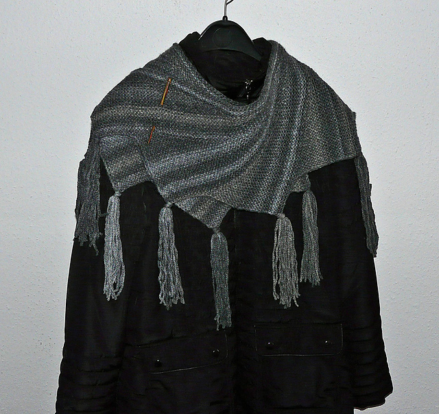 S8629 - Fringed Shawl