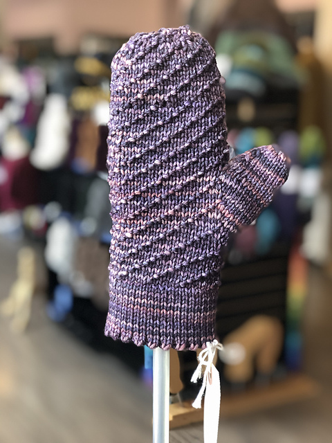 SimpliSquishy Mittens