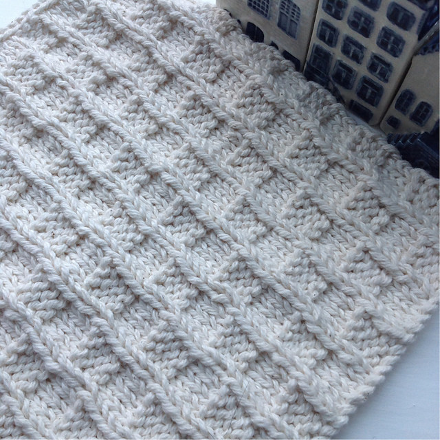 Curvy Checks Dishcloth