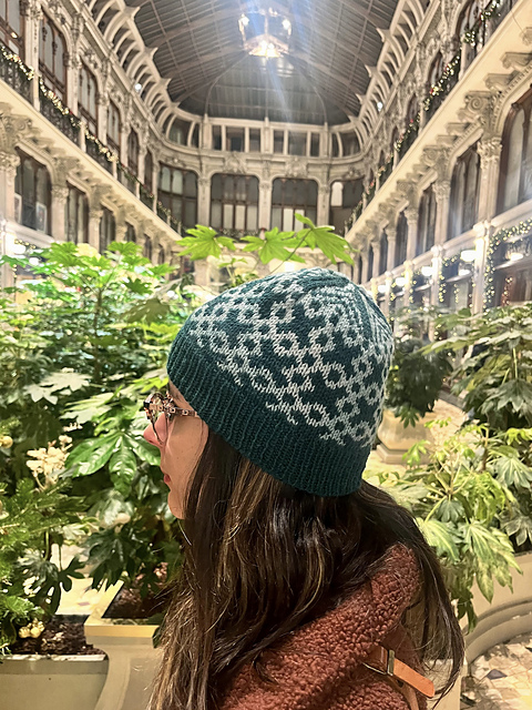 Ravelry: Crossover Hat pattern by Karoliv Hernandez