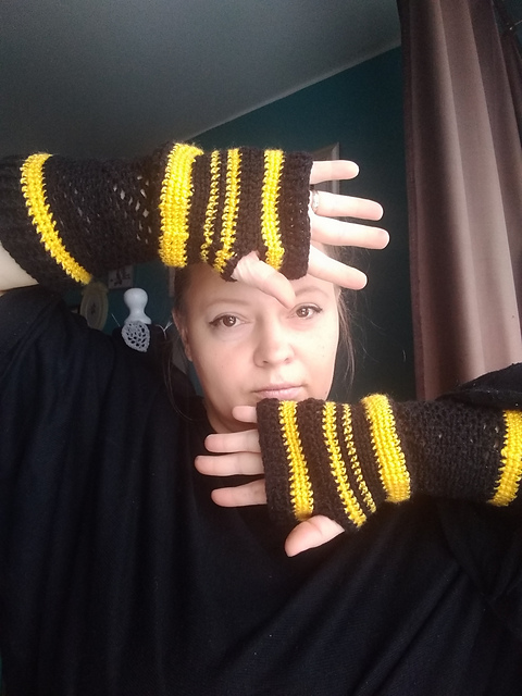 SimpleCozyMeshArmwarmers