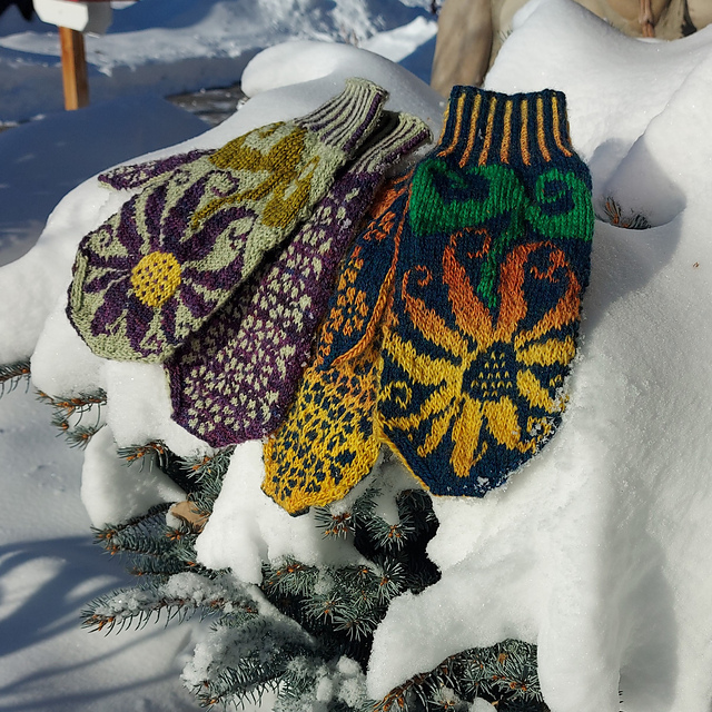Coneflower Mittens