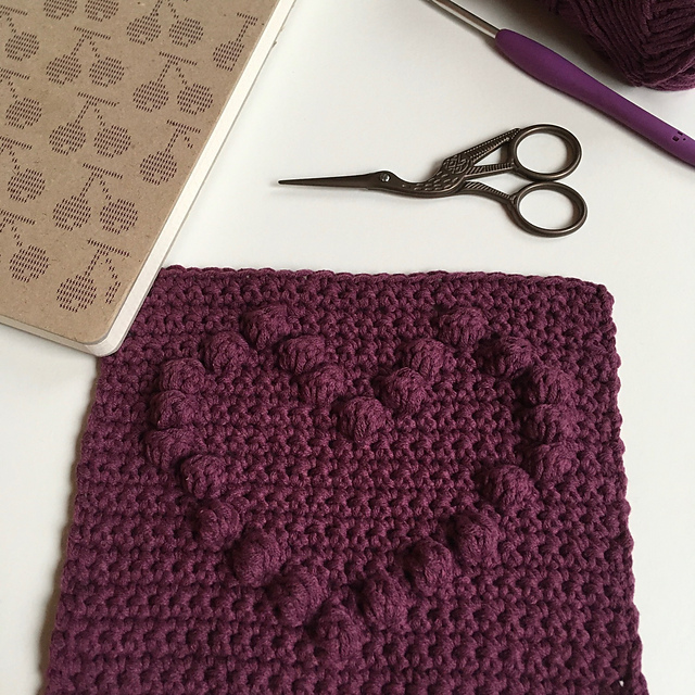Bobble heart knot so square