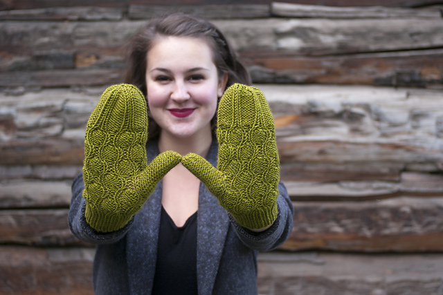 Chestnut Mittens