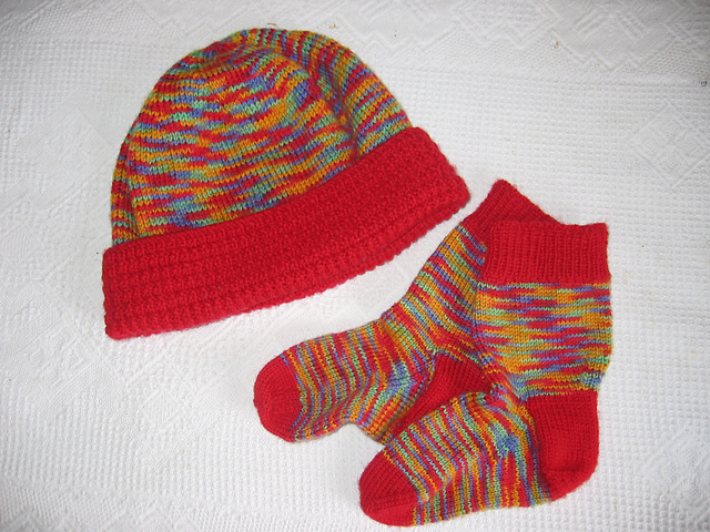 Kid's Beanie and Kid's Stripe or contrast socks