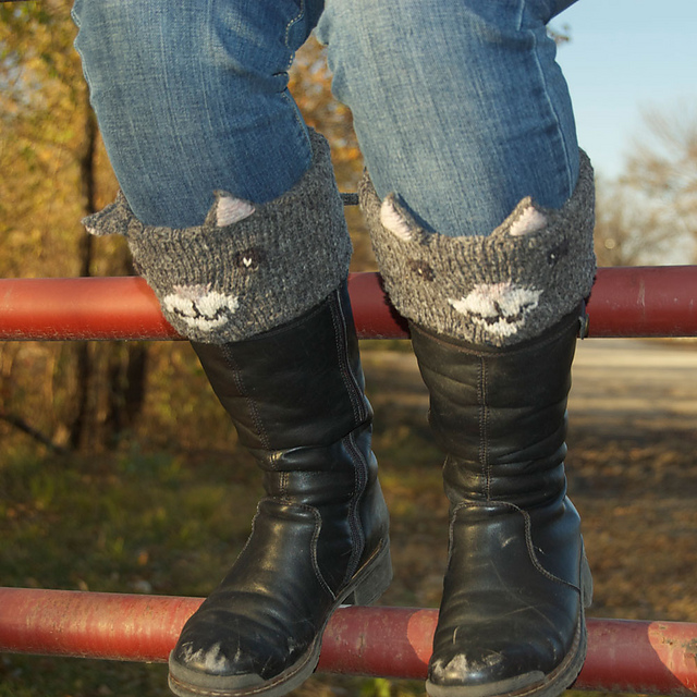 Ravelry: Autumn Animal Boot Topper: Barn Cat pattern by Cerise Burns