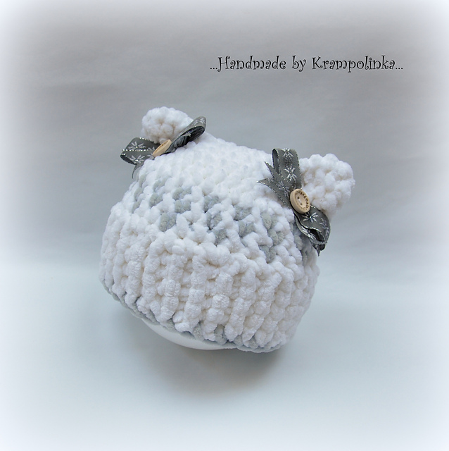 Grey baby beanie with ribbon