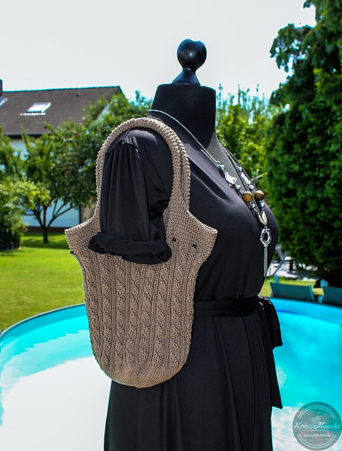 Twisted Left Bag
