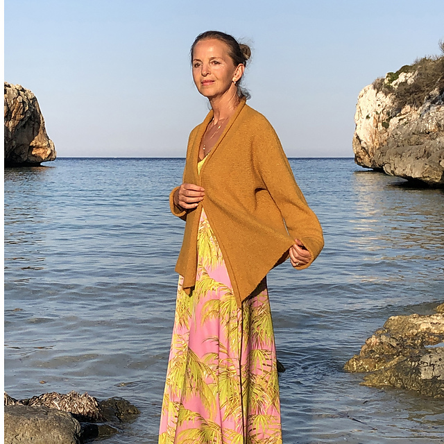 LUNA Short Cardigan