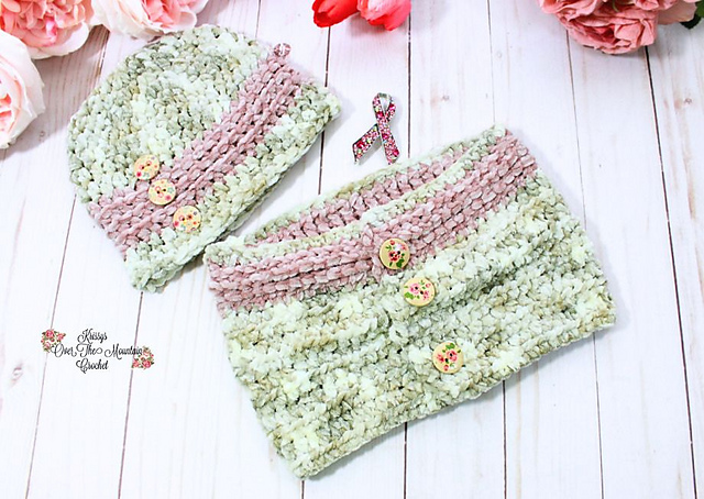 Velvet Ridge Cowl