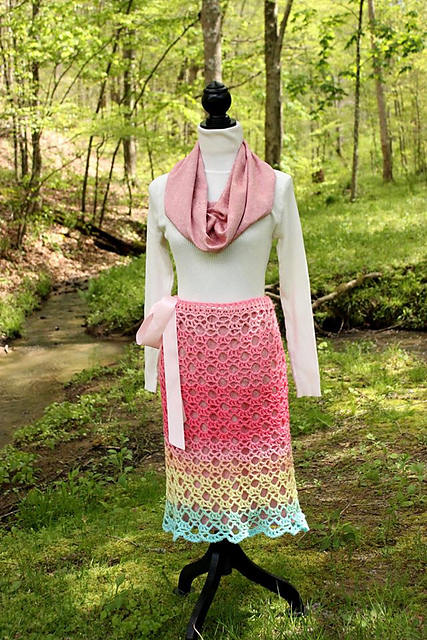 Ladies Lace Fan Skirt