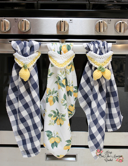 Lemon Farmhouse Towel Topper
