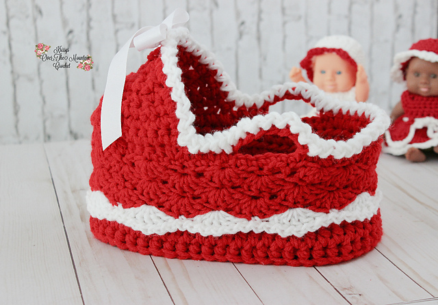 Shell Stitch Moses Basket